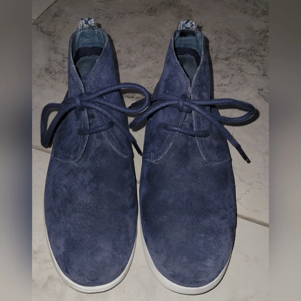 UGG Freamon‎ Mens 7/Womens 9 Unisex Blue Suede Chukka Shoes Boots Like New